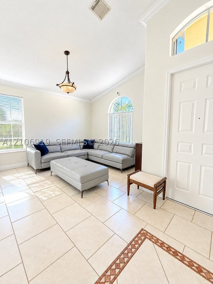 18841 Sw 29th Ct #18841 - Photo 4 of 24