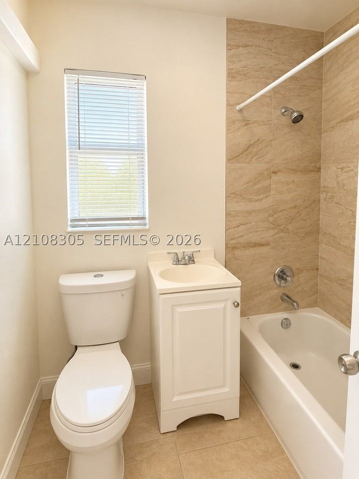 125 Sw 5th Ct #1 - Photo 4 of 5