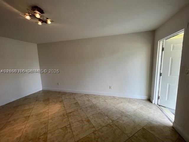 16851 Ne 21st Ave #7 - Photo 5 of 15