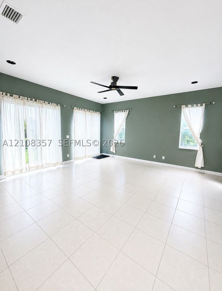 14044 Sw 54th St - Photo 7 of 37