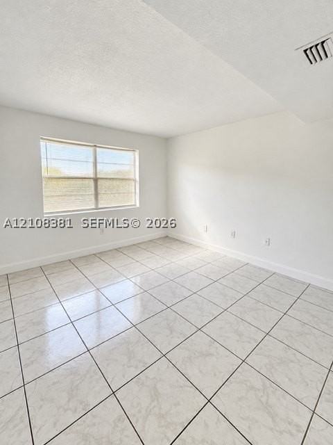621 Nw 177th St #101 - Photo 6 of 11