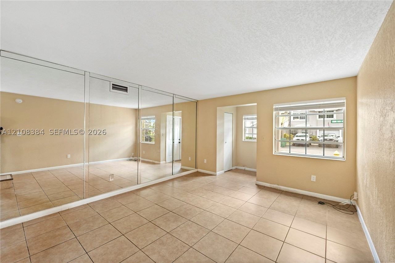 5263 Sw 121st Ave #5263 - Photo 5 of 36