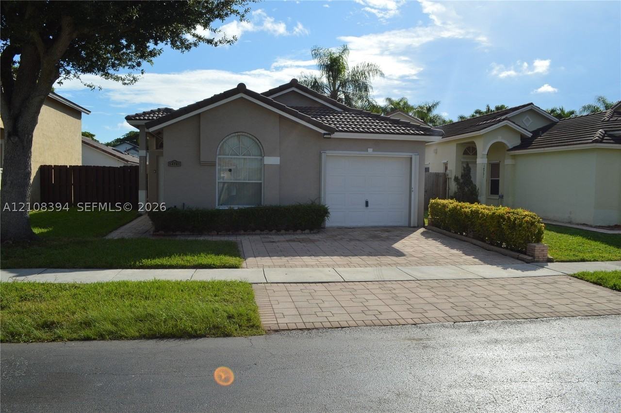 14781 Sw 156th Ave - Photo 2 of 15