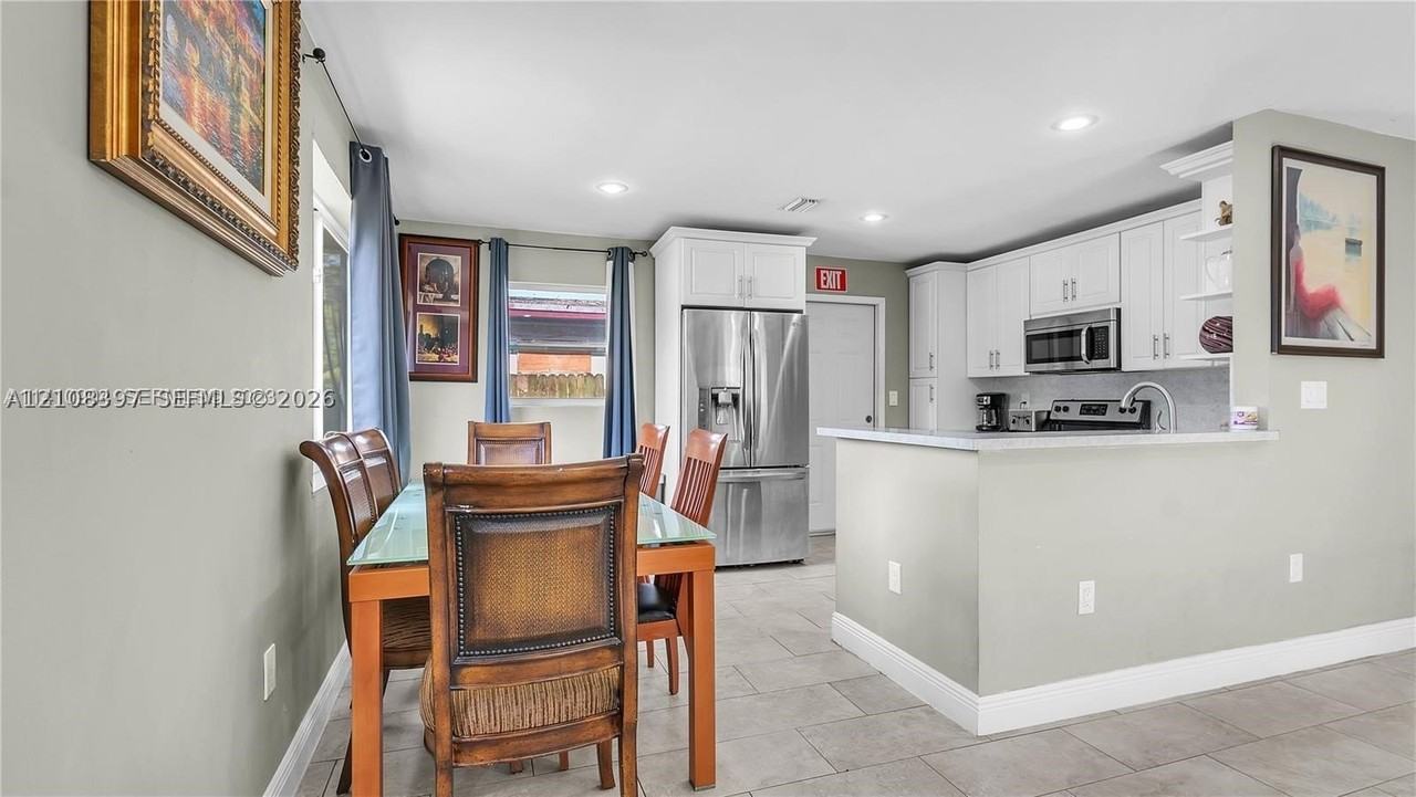 5625 Taylor St - Photo 6 of 23