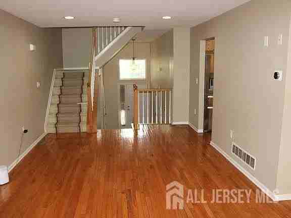 18 Linda Ct - Photo 3 of 23