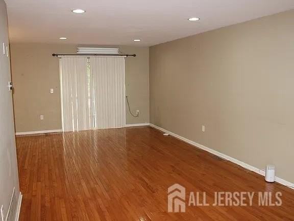 18 Linda Ct - Photo 5 of 23