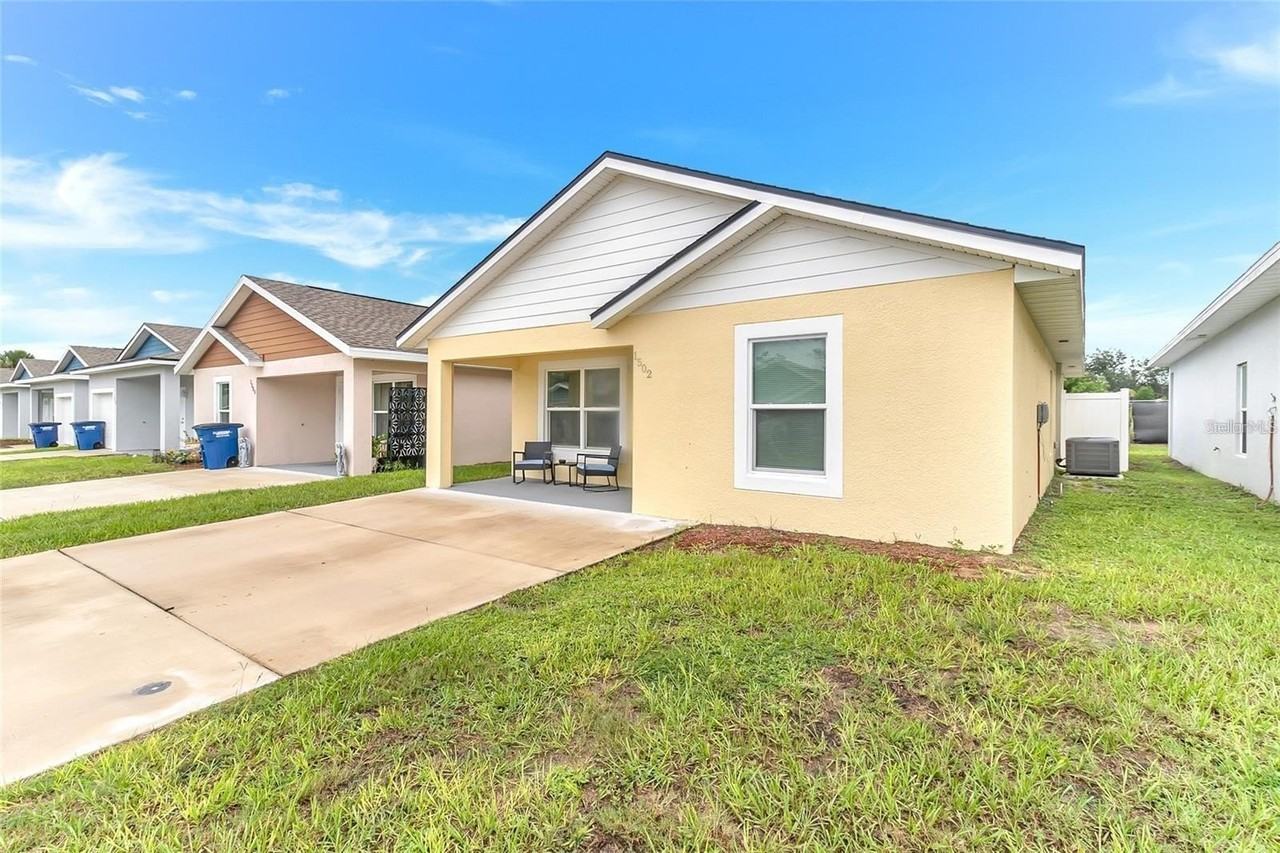 1502 Las Villas Blvd - Photo 2 of 23