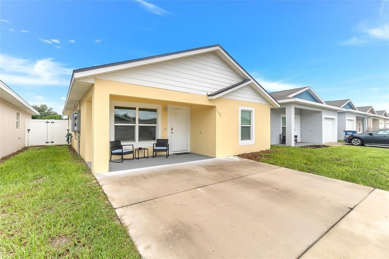1502 Las Villas Blvd - Photo 3 of 23