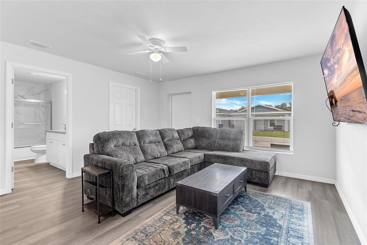 1502 Las Villas Blvd - Photo 4 of 23