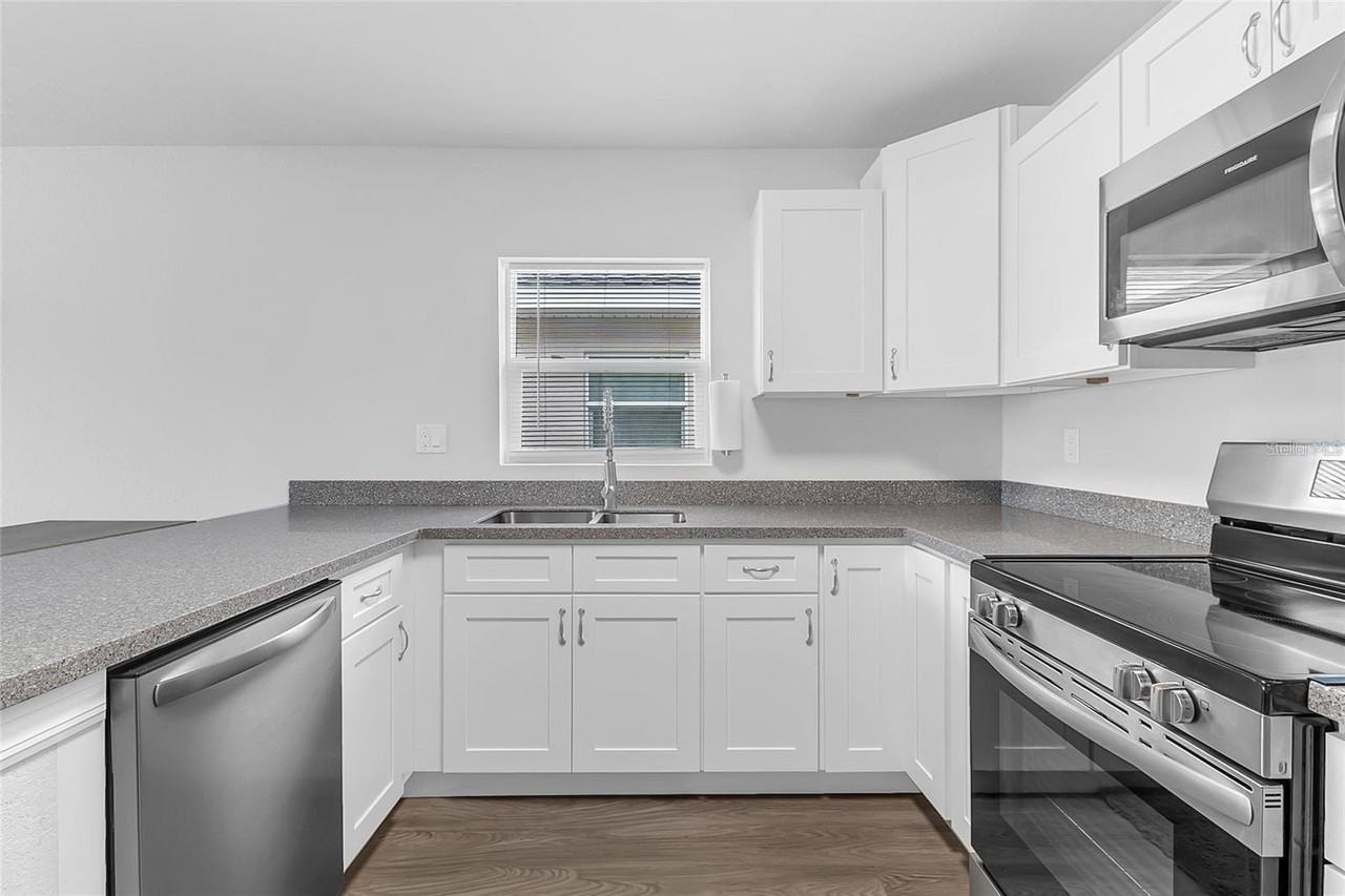 1502 Las Villas Blvd - Photo 6 of 23