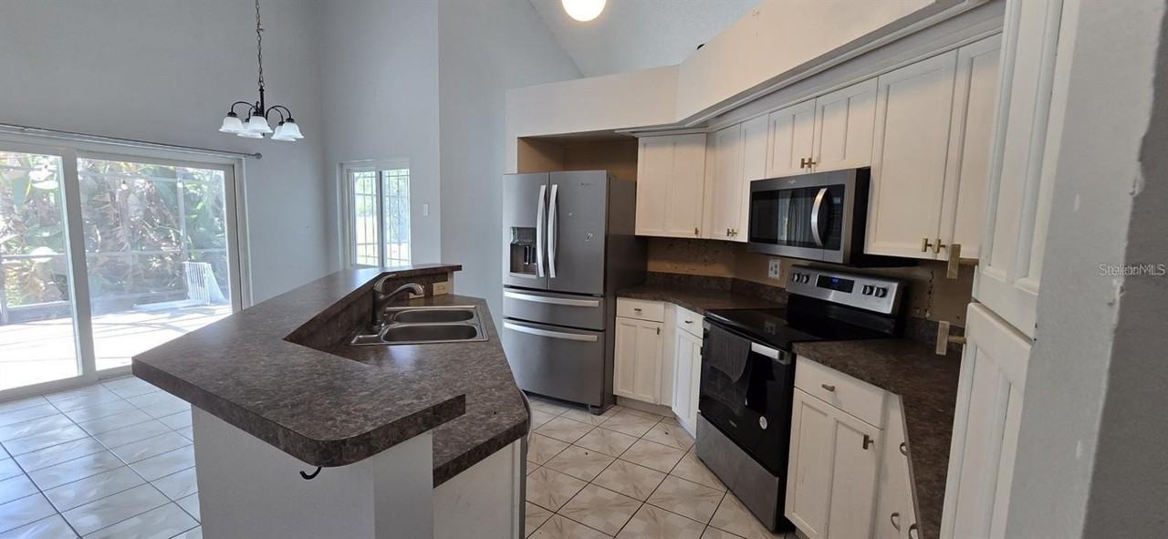 616 New Mexico Woods Ct - Photo 5 of 16