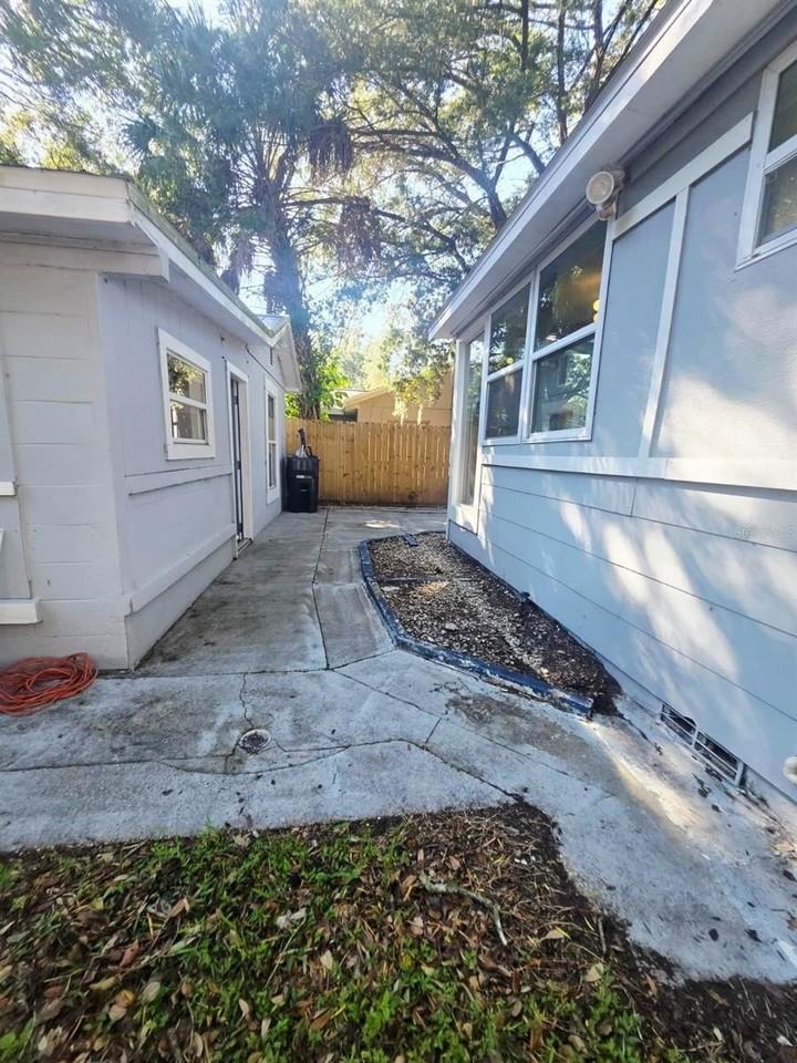 919 E Flora St - Photo 2 of 23
