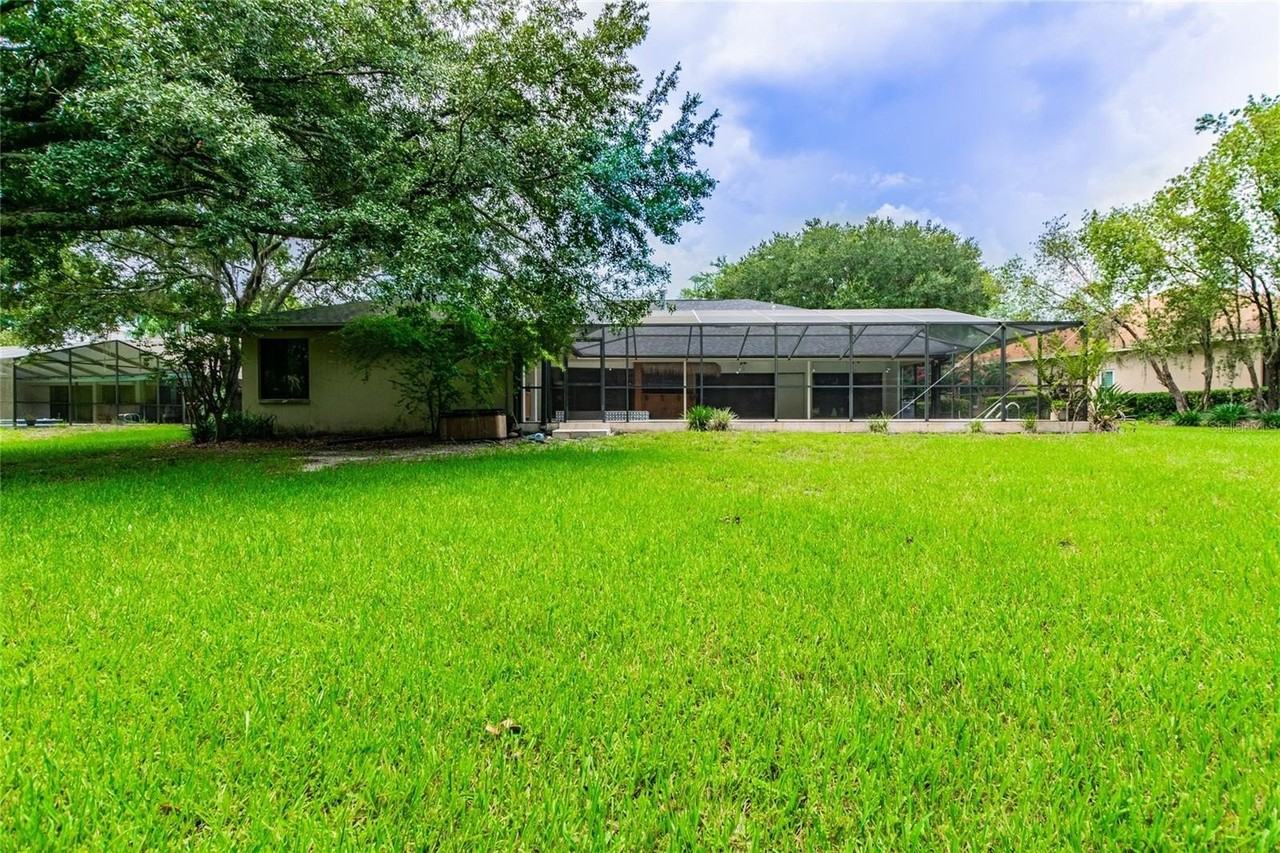 5313 Burchette Rd - Photo 3 of 39
