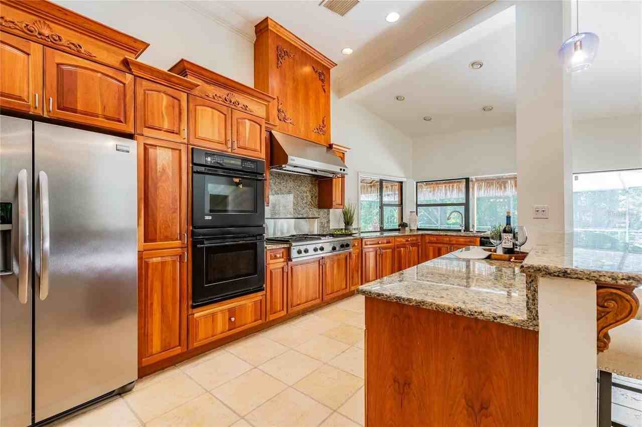 5313 Burchette Rd - Photo 5 of 39