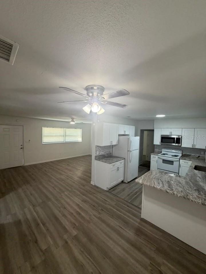 260 38th Ave Se - Photo 4 of 13