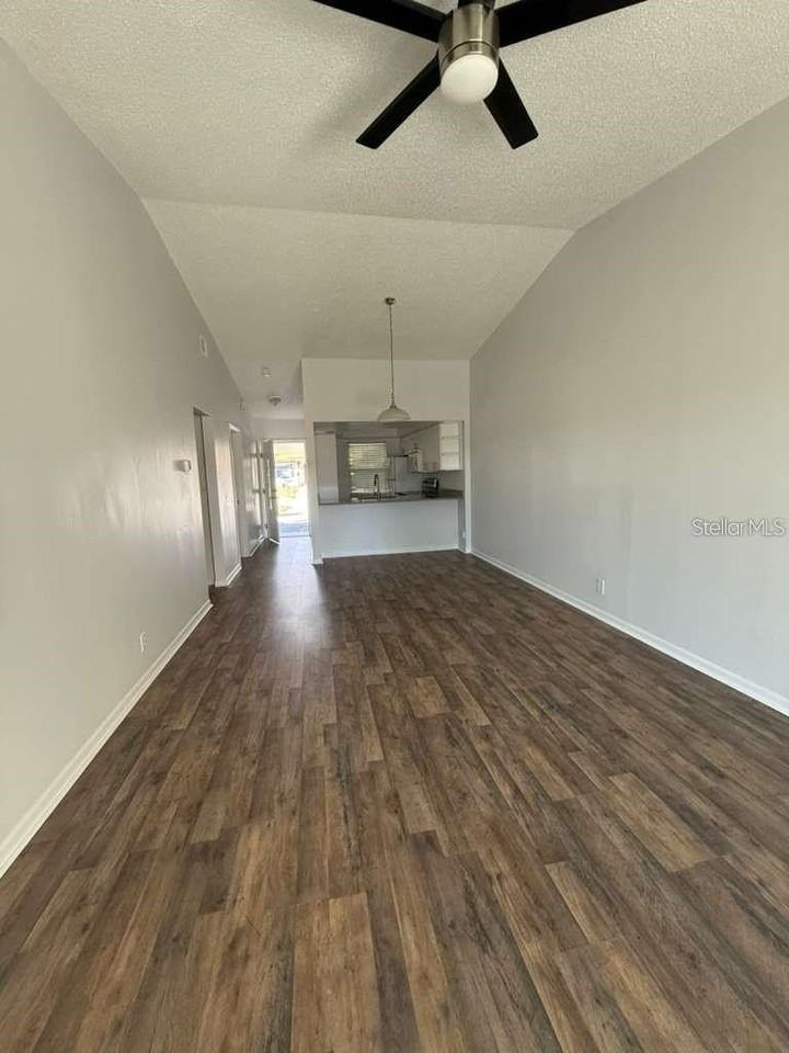 2045 Sunset Grove Ln - Photo 4 of 19