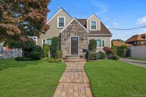 featured image of 74 Custer Ave #1