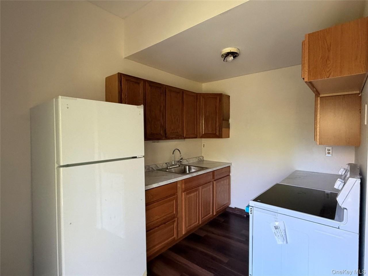 165 Ulster Ave #6 - Photo 5 of 12