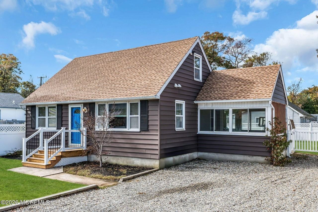 710 Newport Ave - Photo 3 of 45