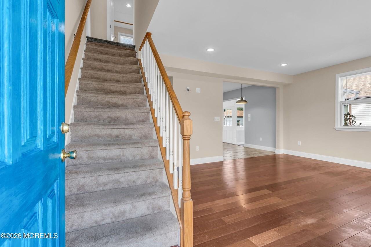 710 Newport Ave - Photo 7 of 45
