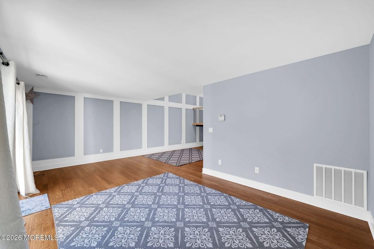 8 Joyce Ct - Photo 3 of 31