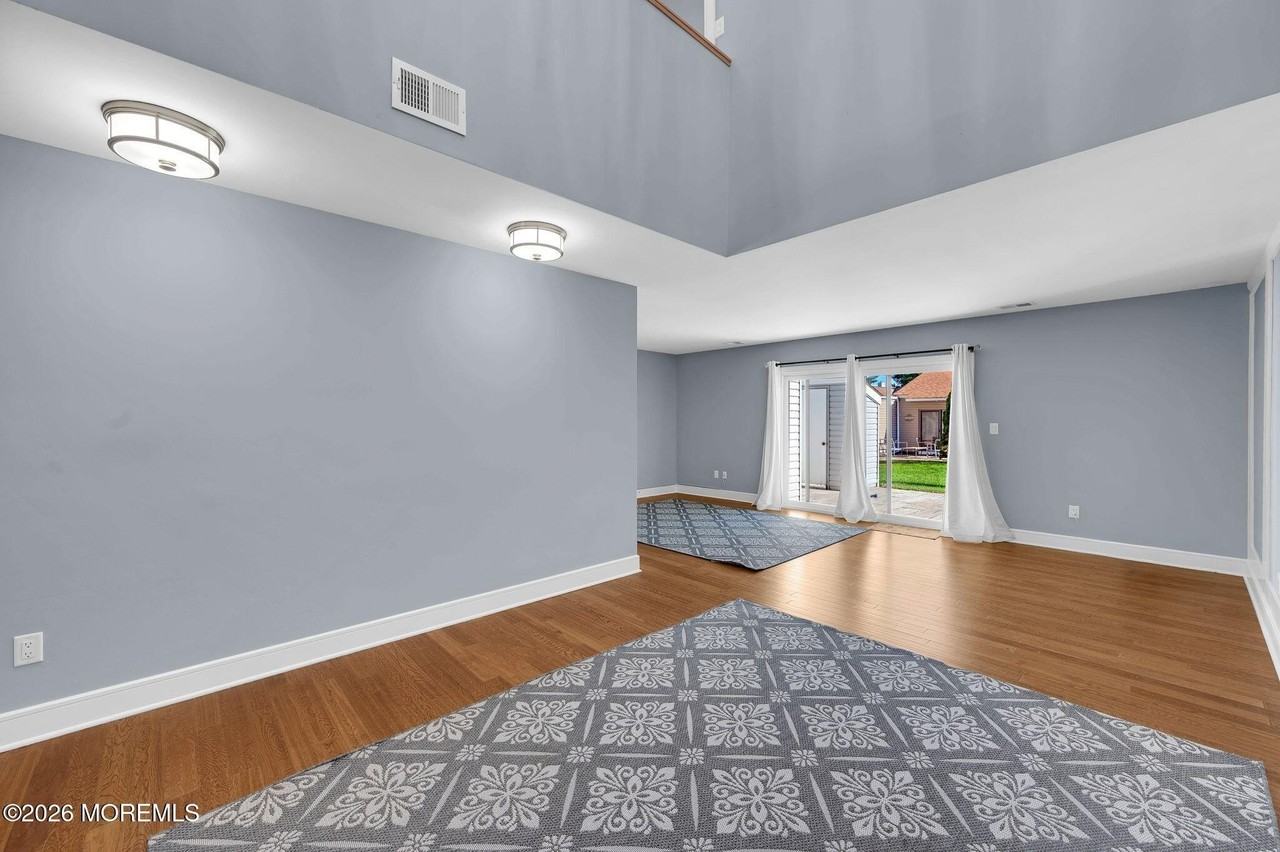 8 Joyce Ct - Photo 6 of 31
