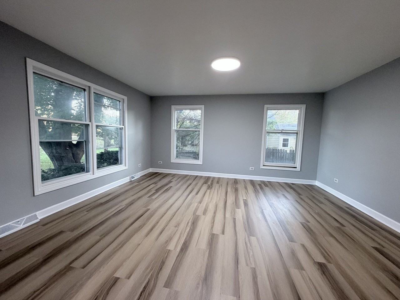 30974 N Milwaukee Ave - Photo 3 of 15