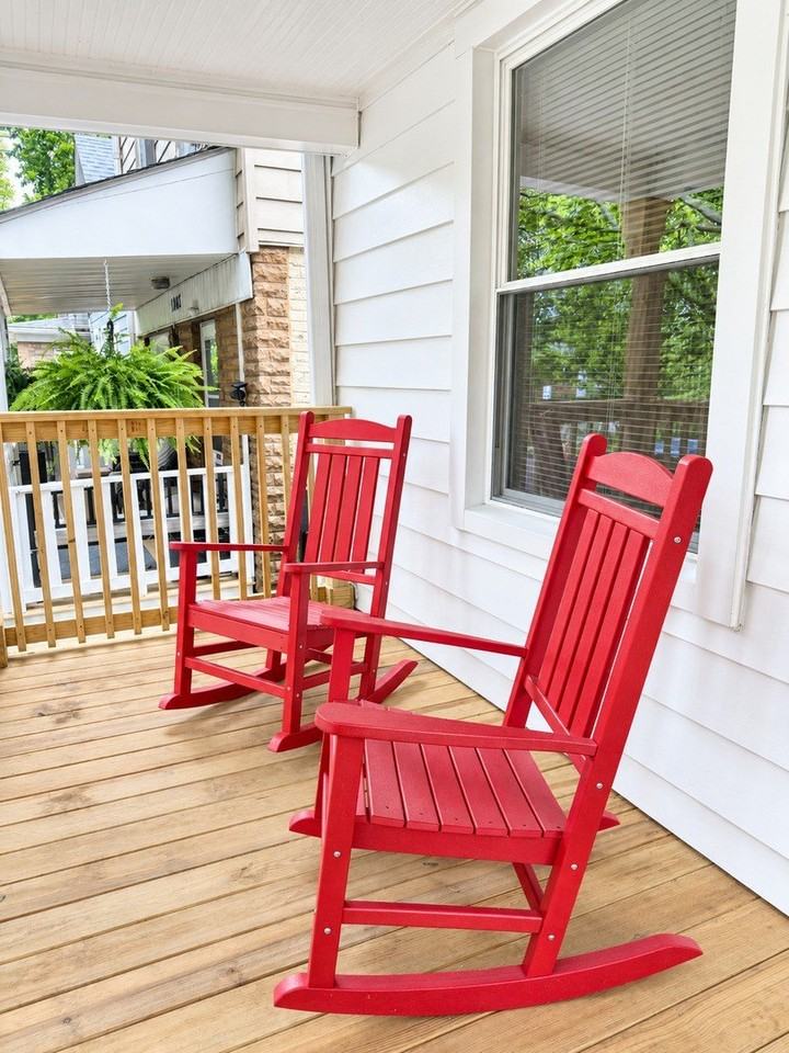 1041 Dewey Ave - Photo 2 of 22