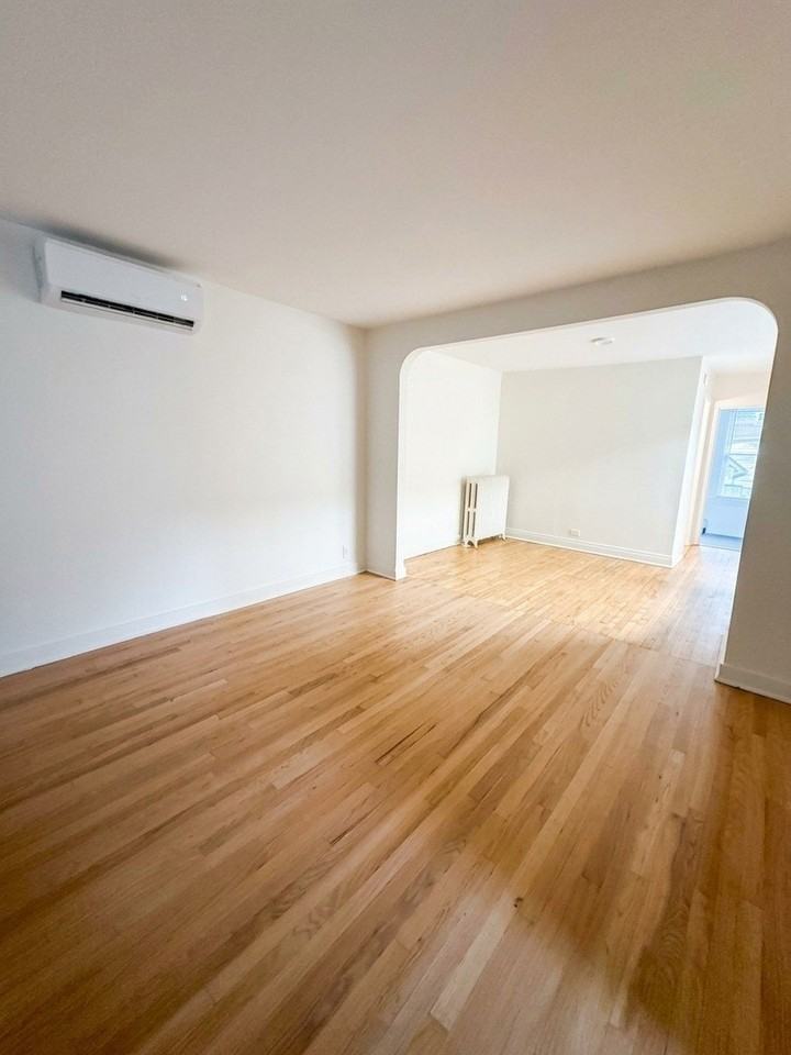 1041 Dewey Ave - Photo 4 of 22