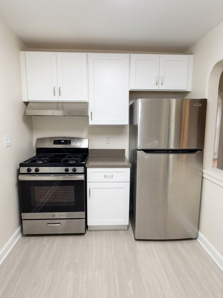 1041 Dewey Ave - Photo 6 of 22