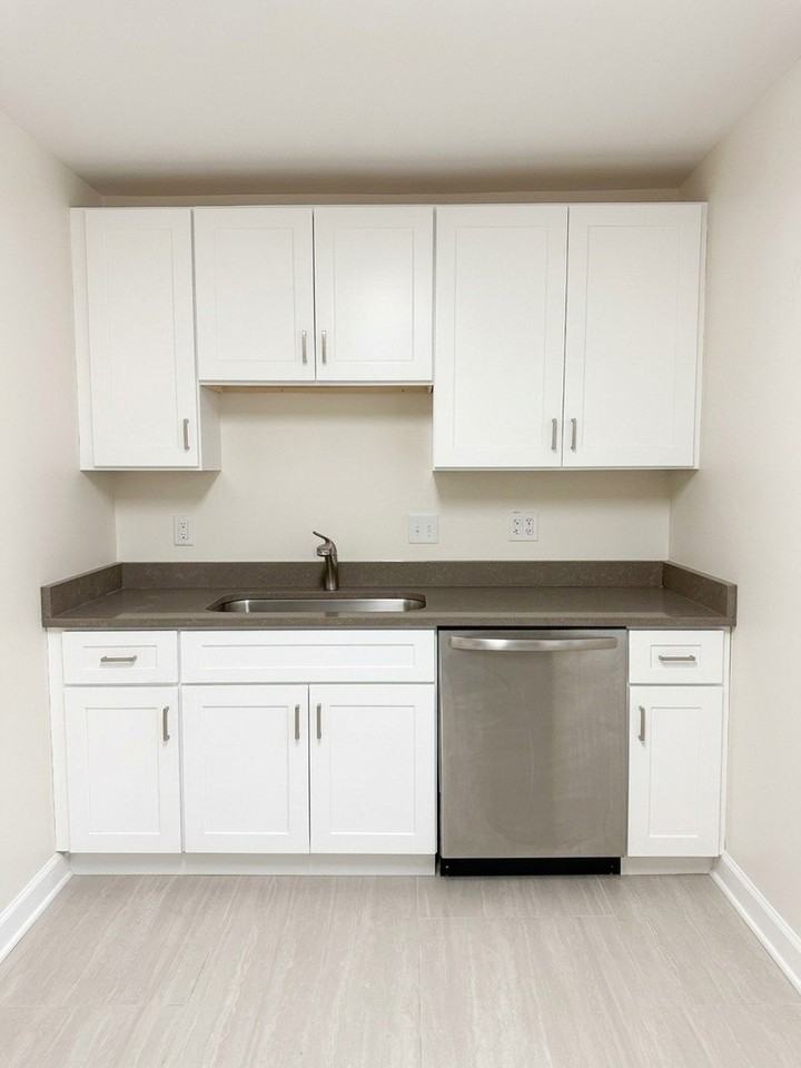 1041 Dewey Ave - Photo 7 of 22