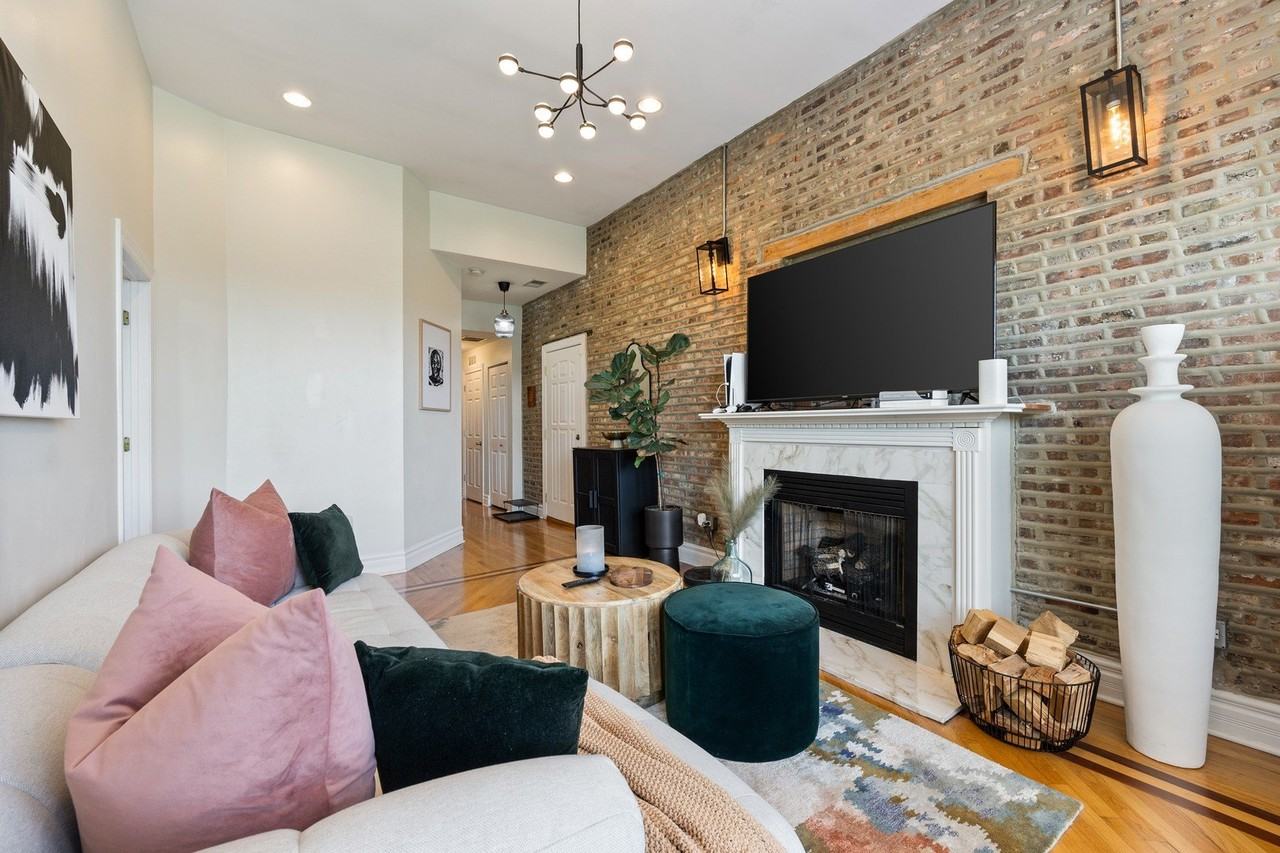 4902 S Forrestville Ave #3 - Photo 4 of 18