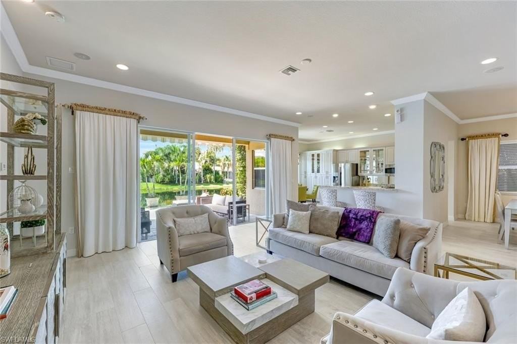 6582 Monterey Pt - Photo 5 of 28