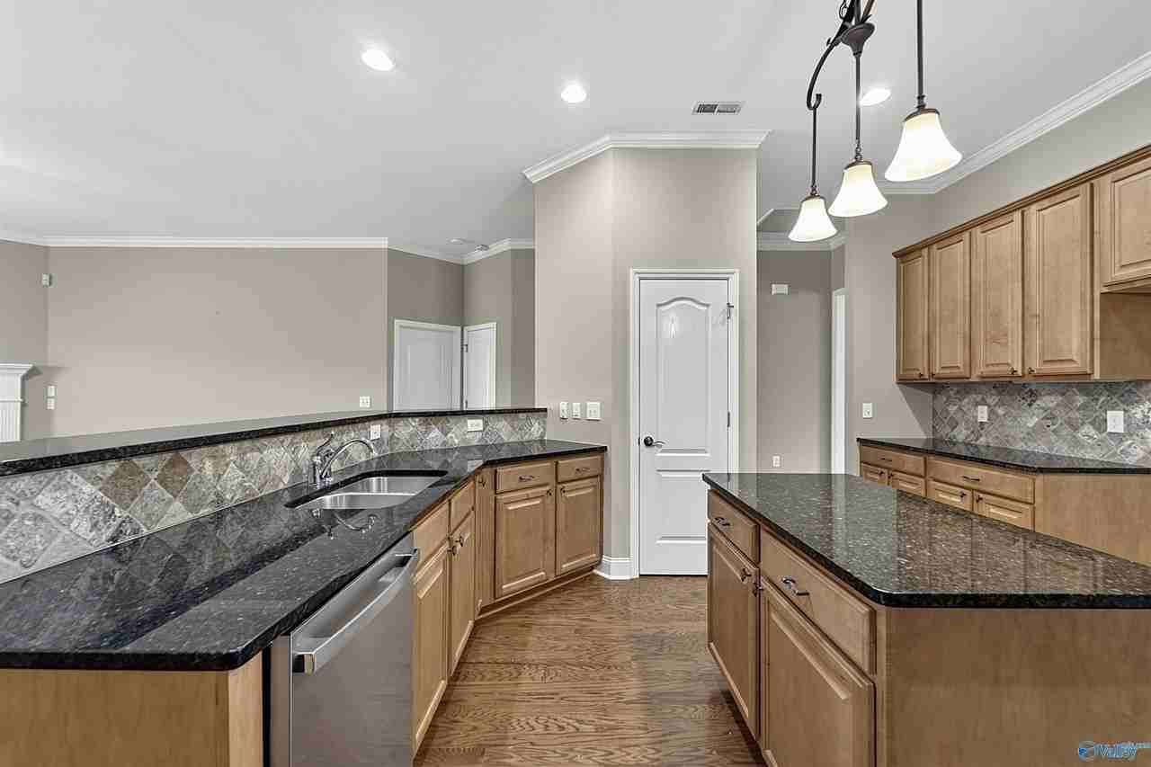 114 Parkview Dr - Photo 3 of 39