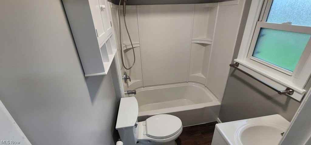 202 Rosewood Ave #204 - Photo 6 of 15
