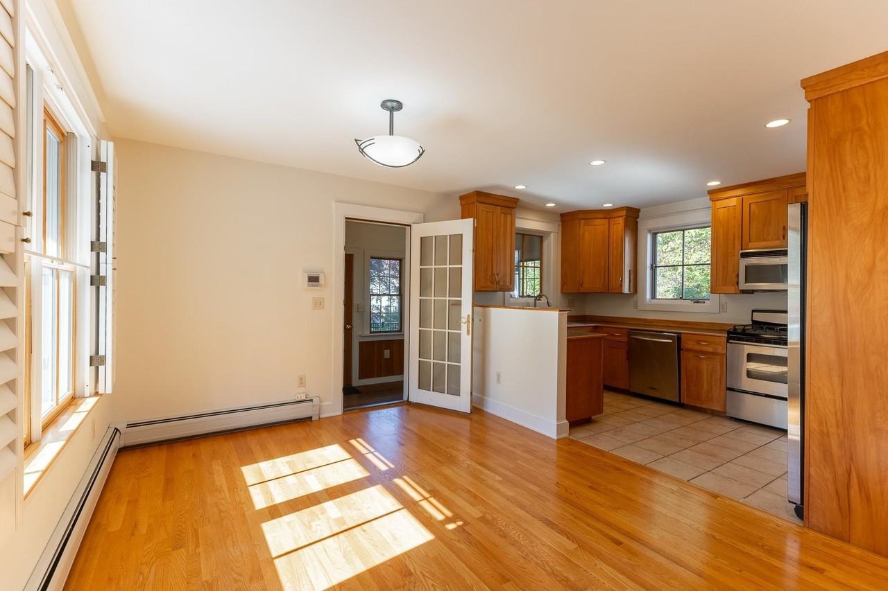 796 Middle St #3 - Photo 5 of 35