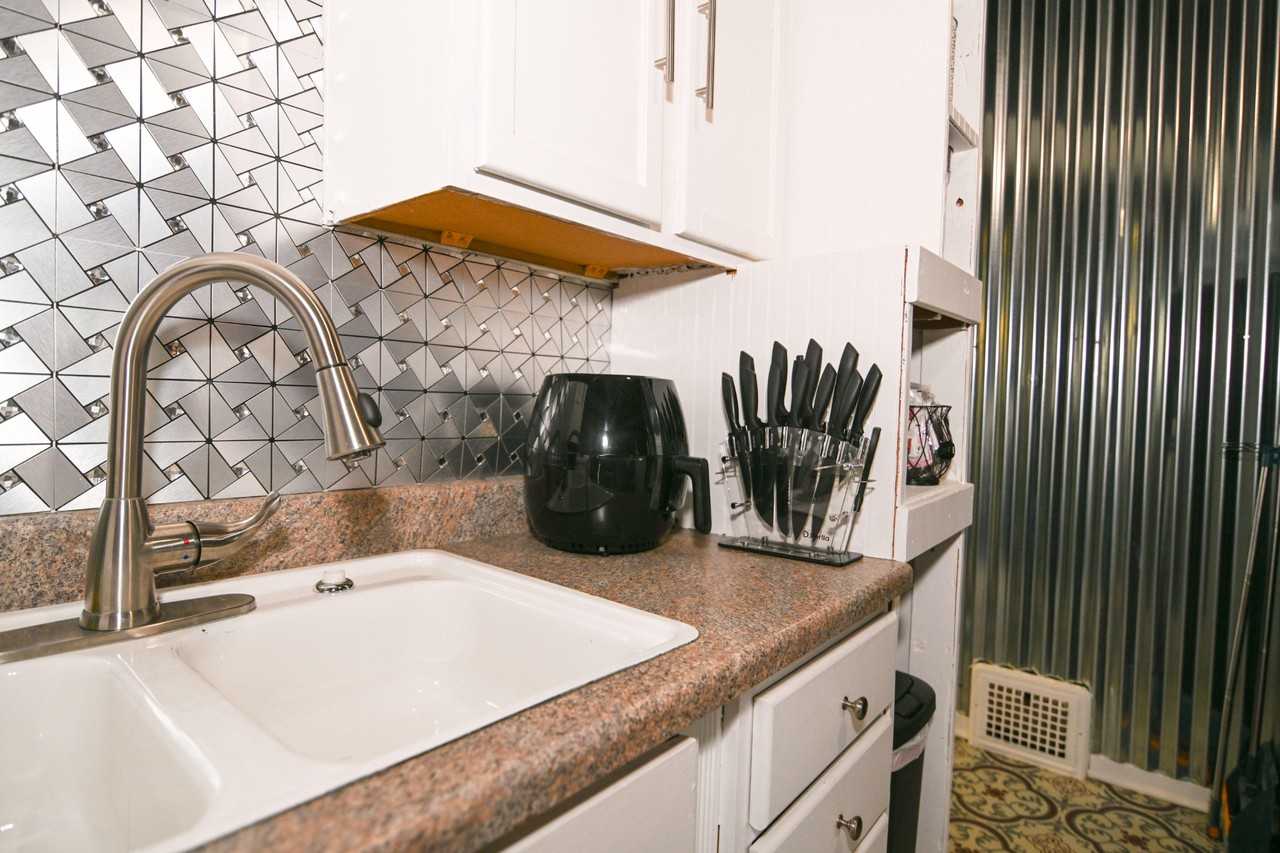 E 147th St - Photo 5 of 14
