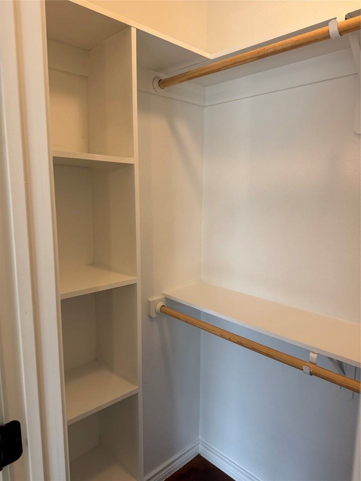 1701 Tanglewood Dr - Photo 5 of 24