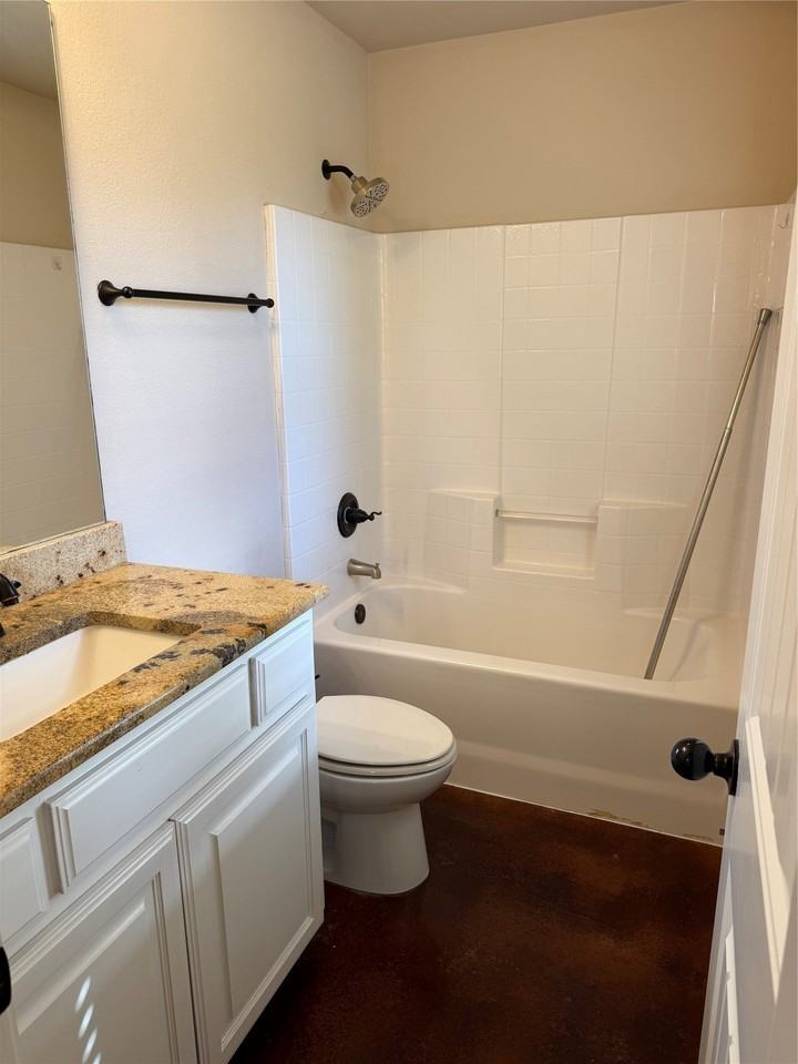 1701 Tanglewood Dr - Photo 6 of 24