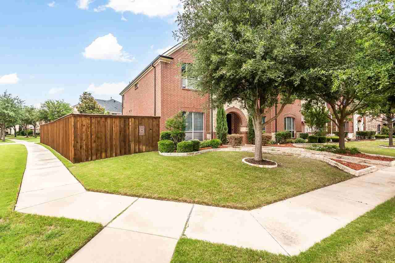 7417 Hidden Cove Ln - Photo 2 of 40