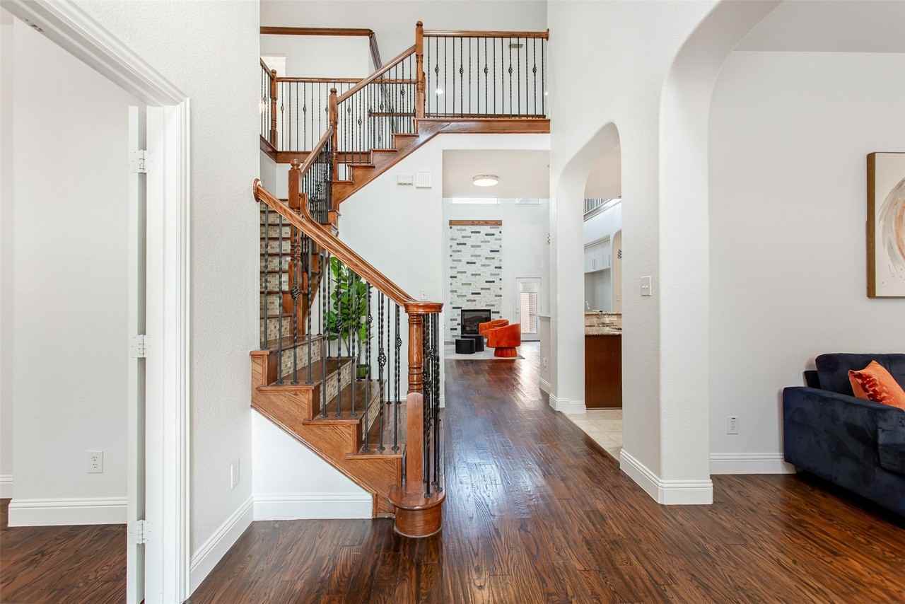 7417 Hidden Cove Ln - Photo 5 of 40