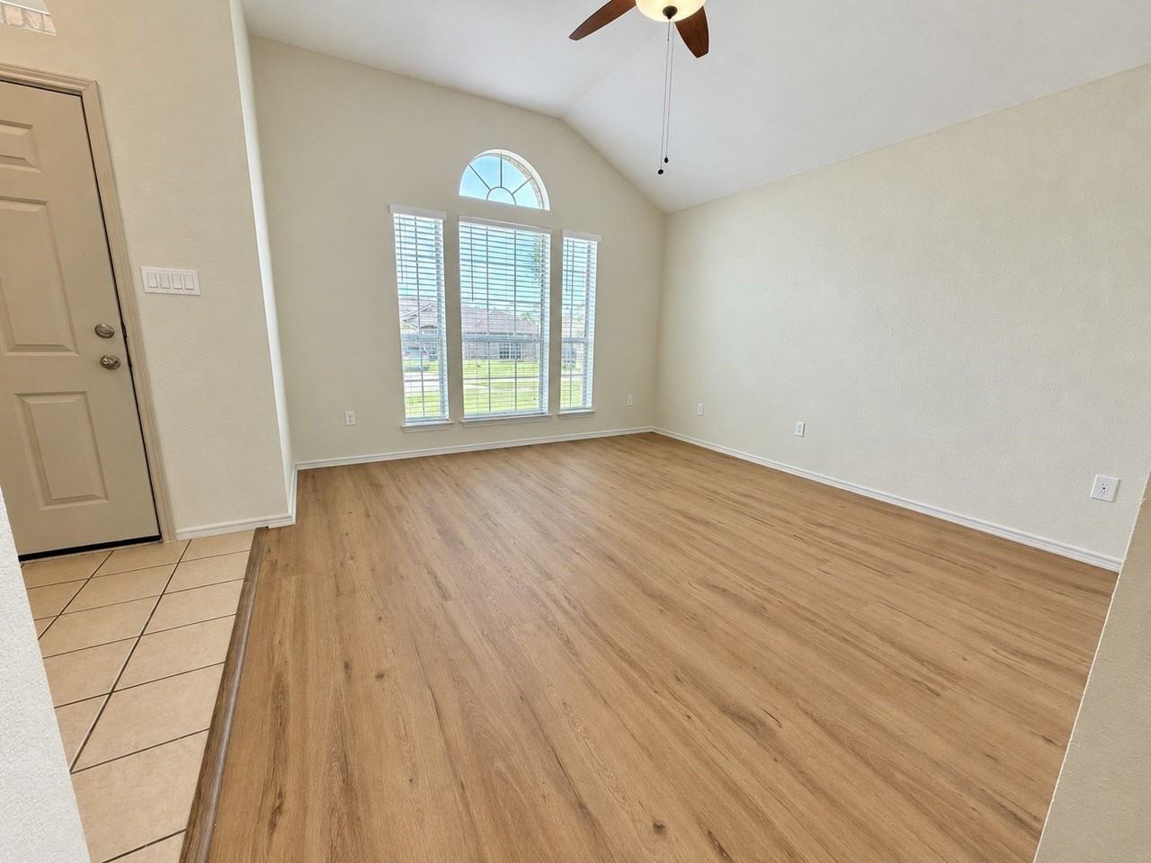 6001 Garden View Dr - Photo 3 of 18