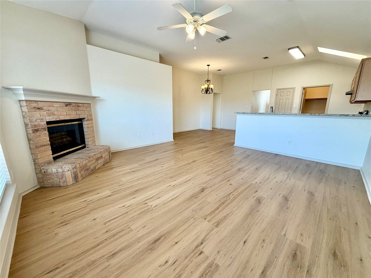 6001 Garden View Dr - Photo 4 of 18