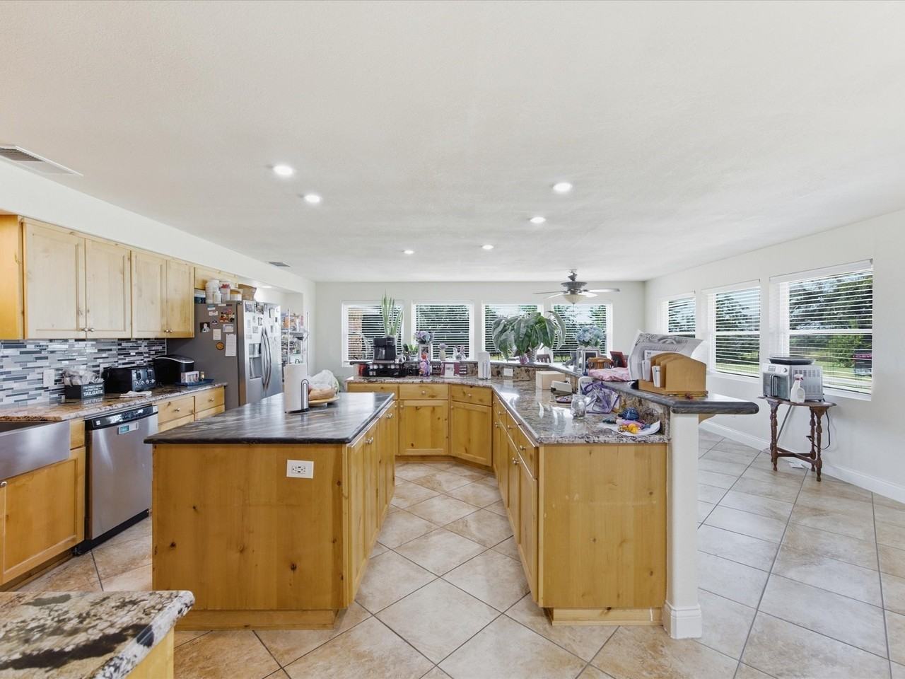 1609 Sweet Springs Rd - Photo 6 of 10