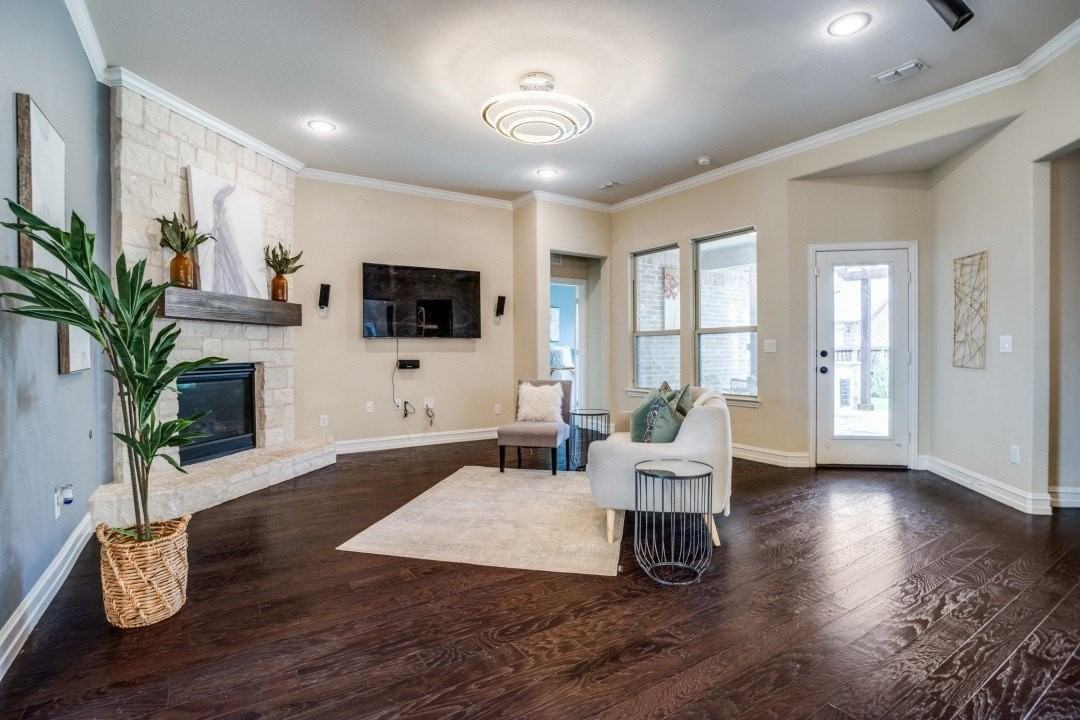 1060 Enchanted Rock Dr - Photo 4 of 25