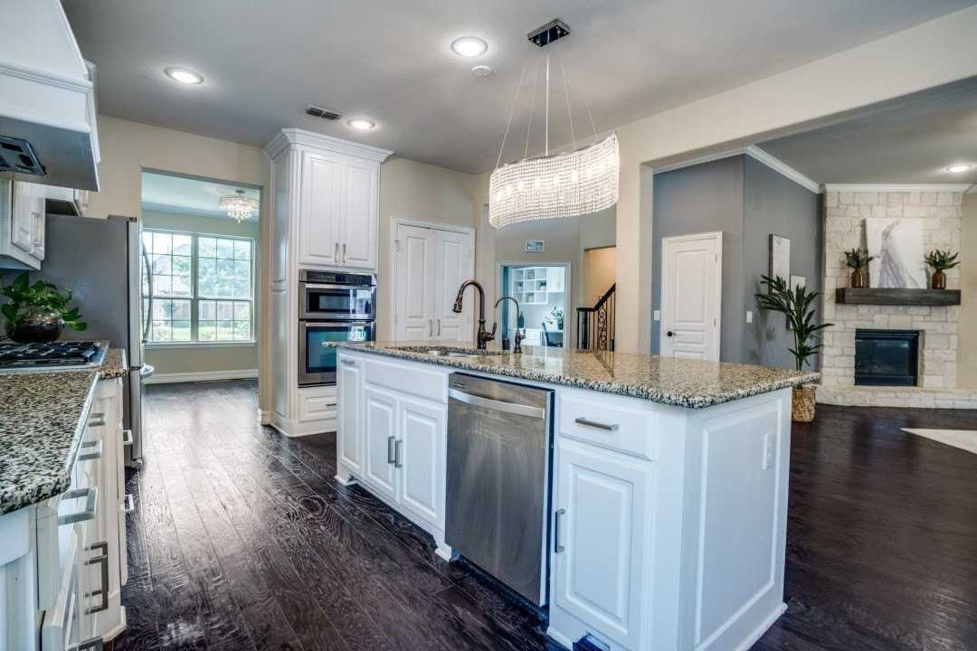 1060 Enchanted Rock Dr - Photo 6 of 25