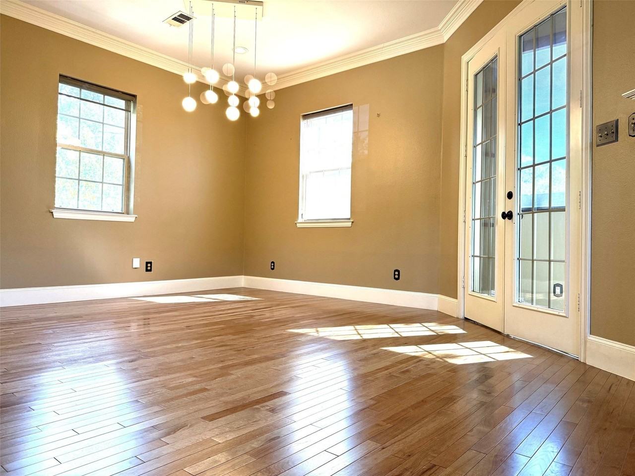5102 Ridgedale Ave - Photo 3 of 14