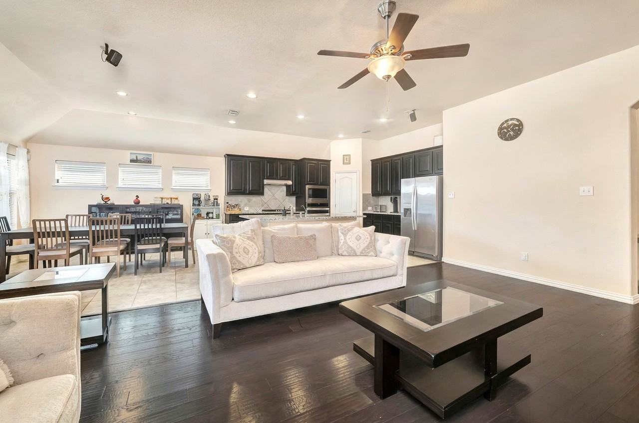 1008 Hoxton Rd - Photo 6 of 22