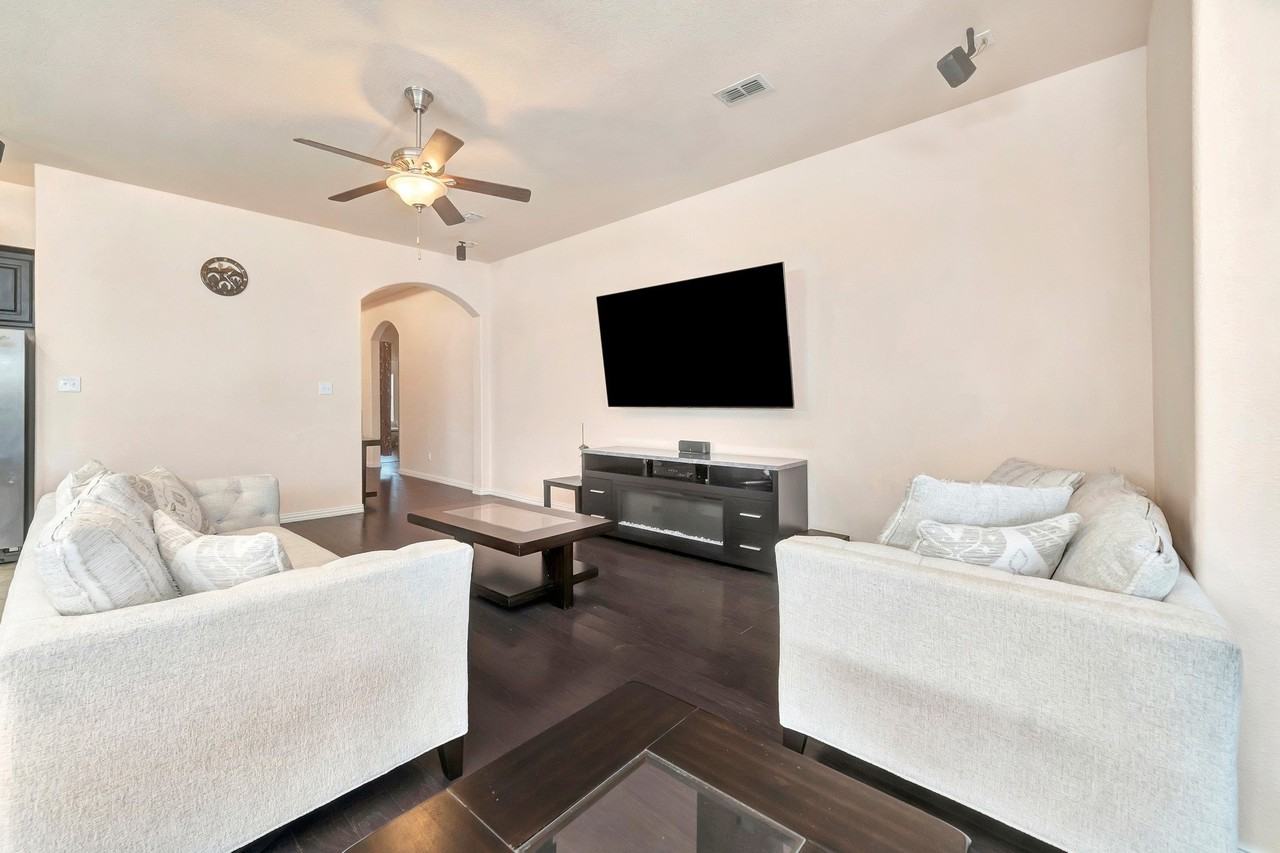 1008 Hoxton Rd - Photo 7 of 22