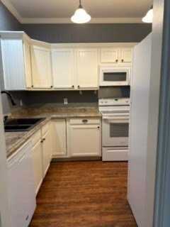 137 E Windsor Dr - Photo 3 of 10